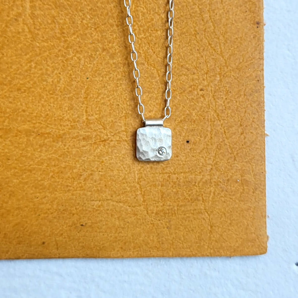 6mm Cell Pendant in Hammered Silver with Champagne Diamond Accent