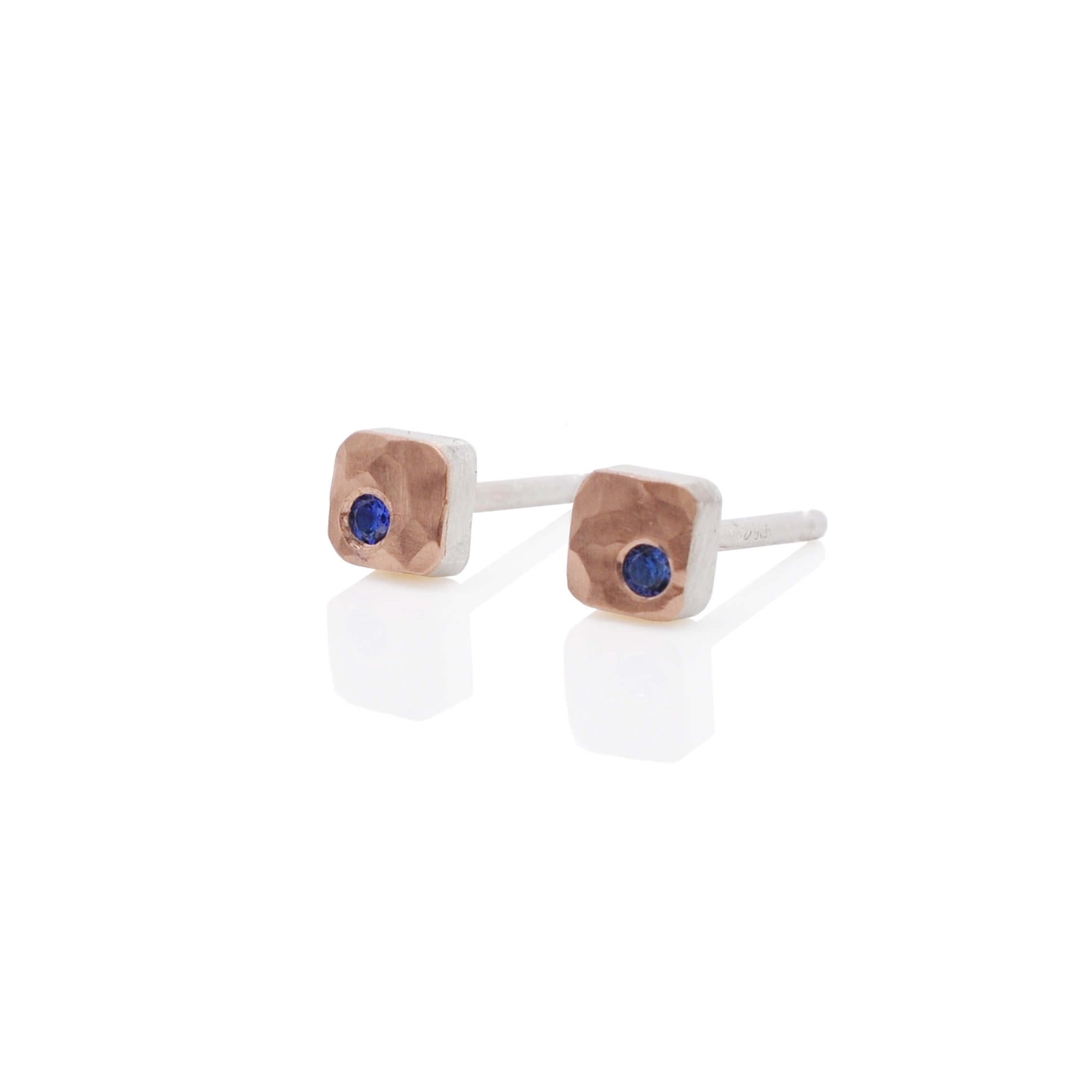 4mm Cell Studs in Hammered Gold with Blue Sapphire Accents