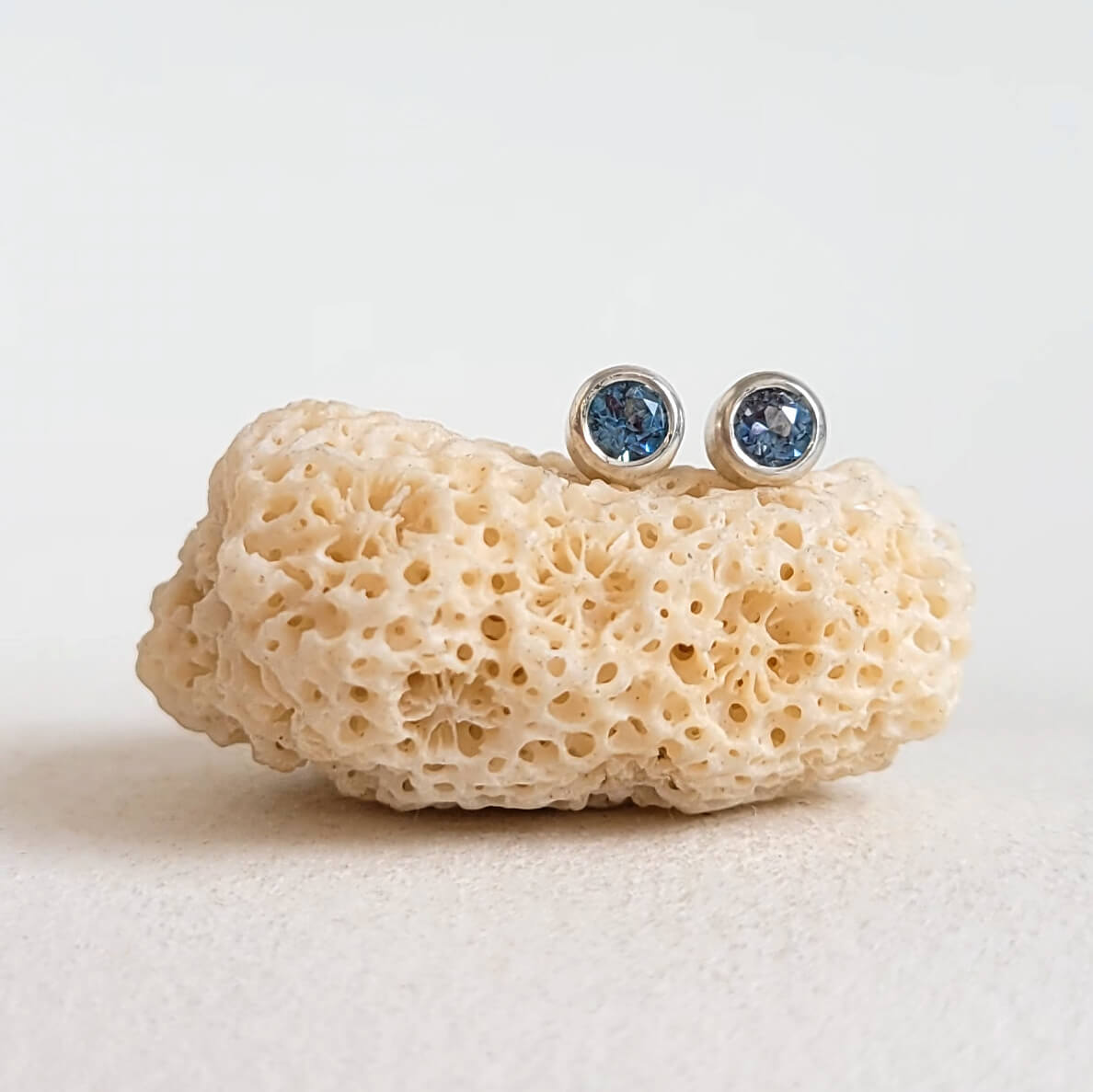 Blue Montana Sapphire Stud Earrings in Silver 3mm