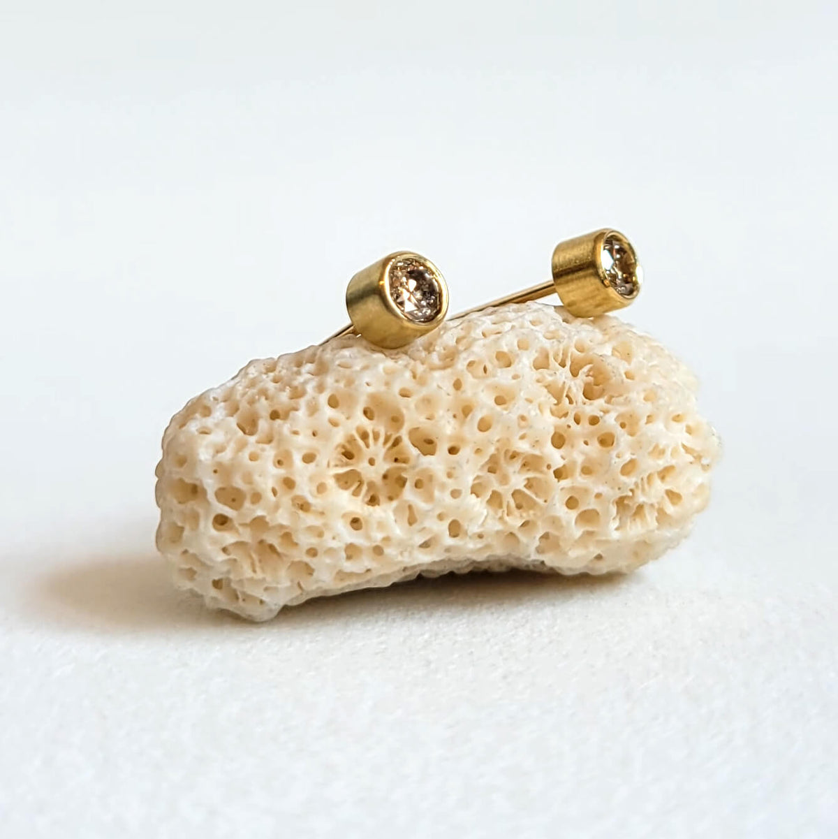 Round Brilliant Champagne Diamond Earrings in Yellow Gold