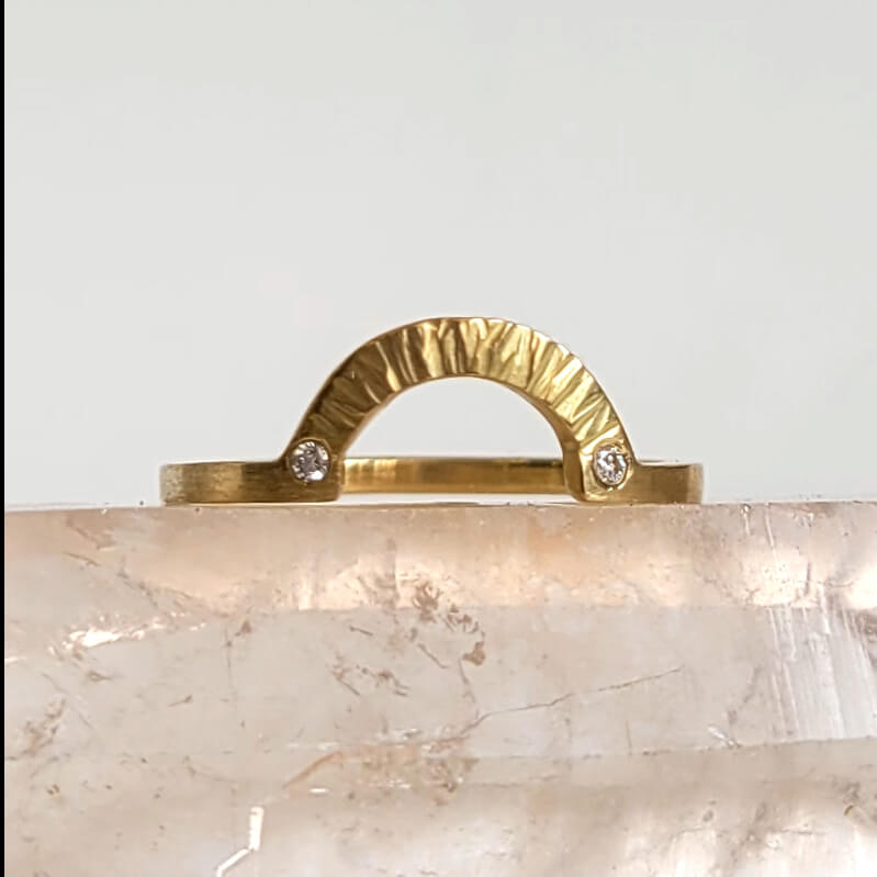 Starburst Hammered Contour Band in 18k Yellow Gold w/Diamonds