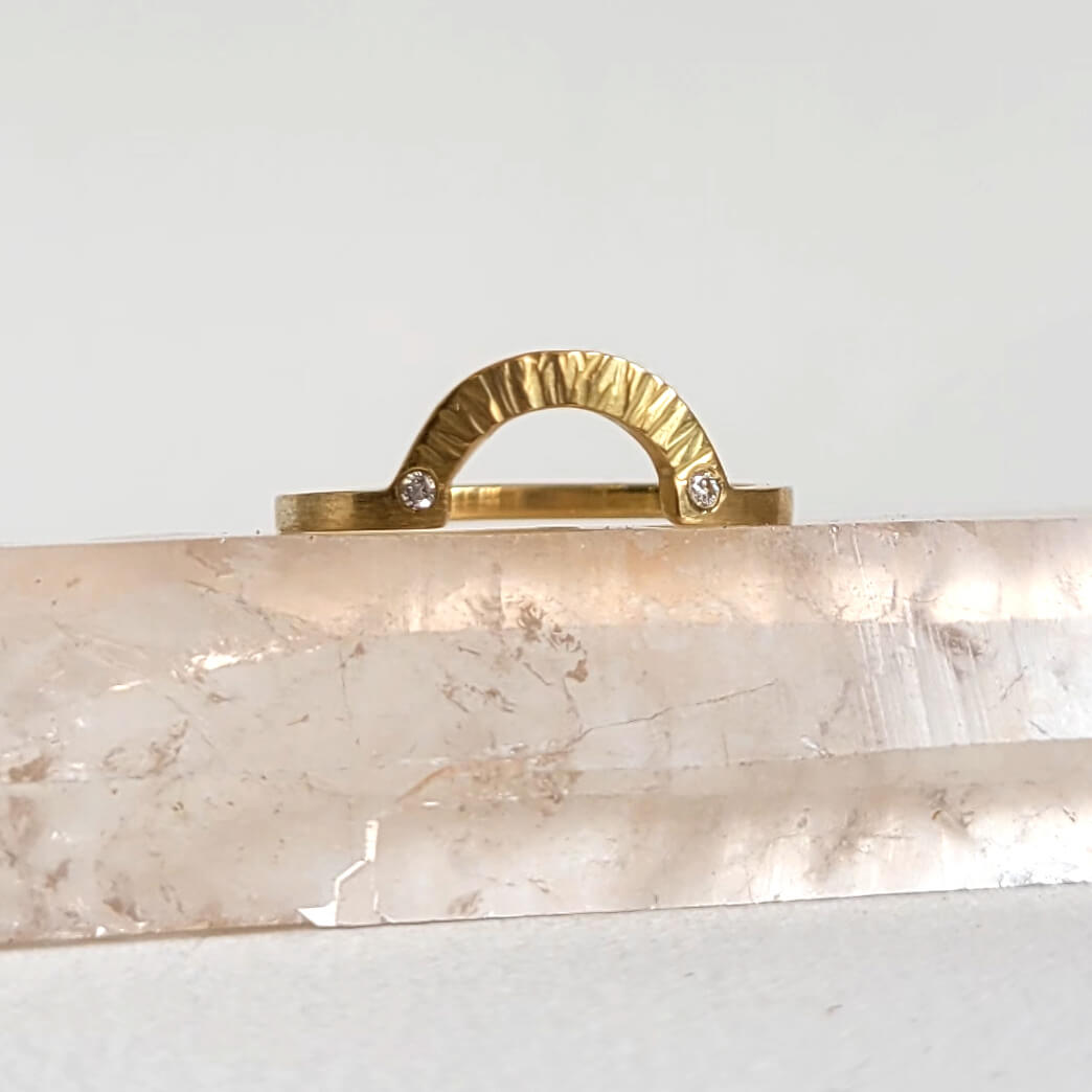 Starburst Hammered Contour Band in 18k Yellow Gold w/Diamonds