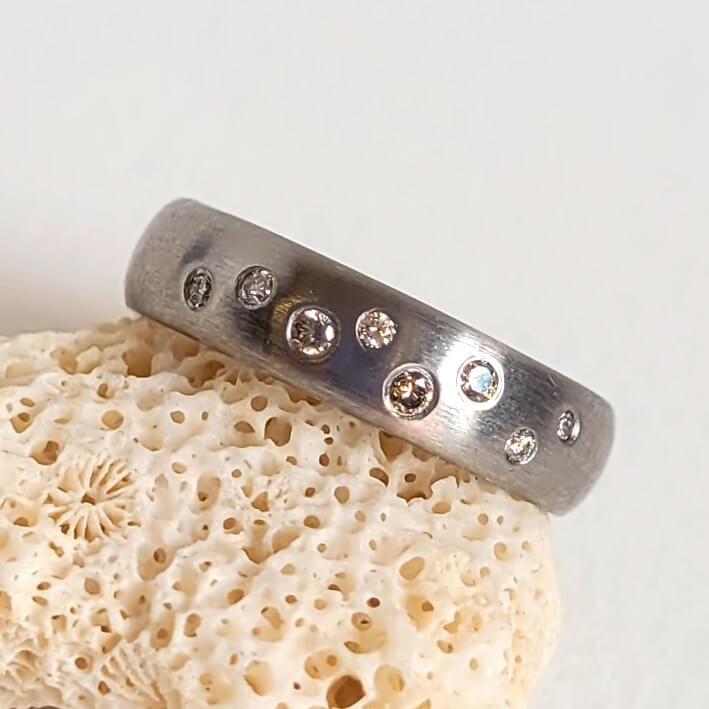 5mm Hammered Domed Band with Scattered Diamonds in Palladium