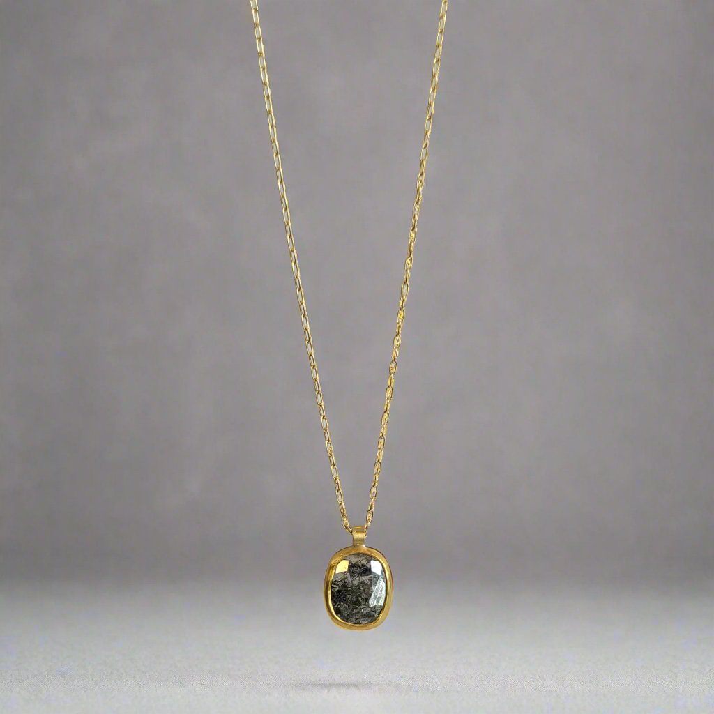 Salt and pepper diamond necklace in yellow gold.