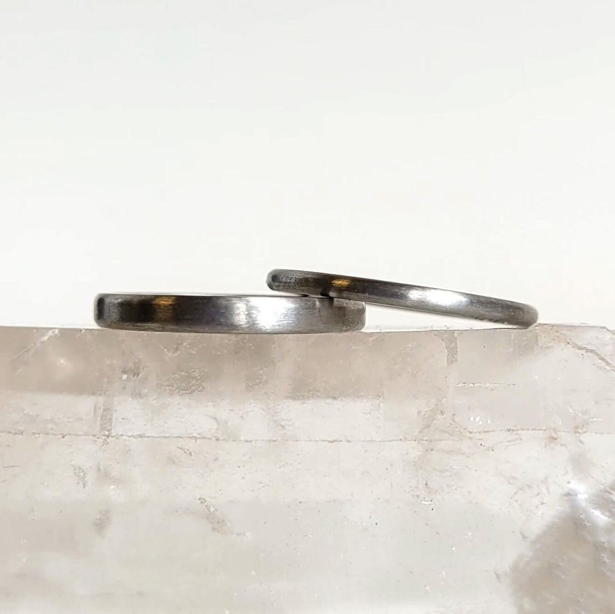 2mm Hammered Band in 950 Platinum