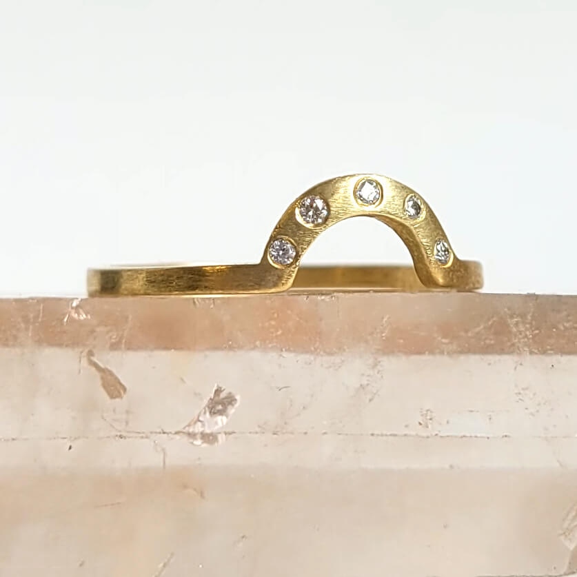 Smooth Contour Band in 18k Yellow Gold w/Diamonds