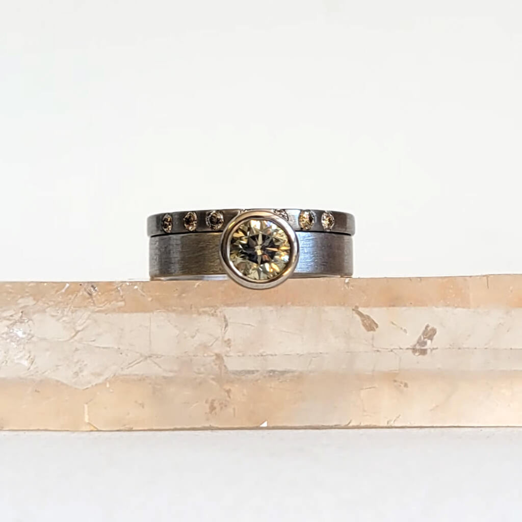 Modern Natural Green Brilliant Diamond Ring in Palladium