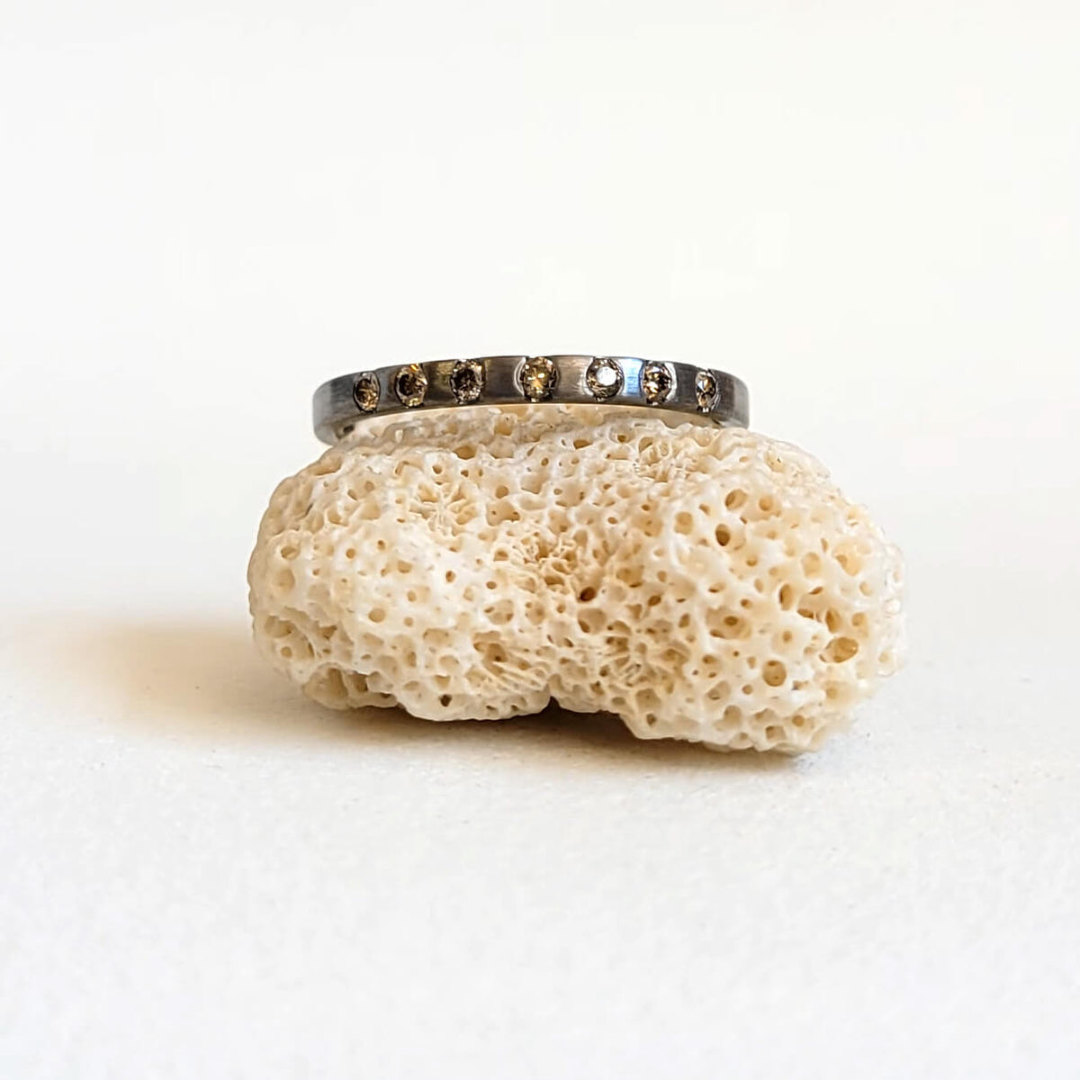 Gear Set Champagne Diamond Band in Palladium