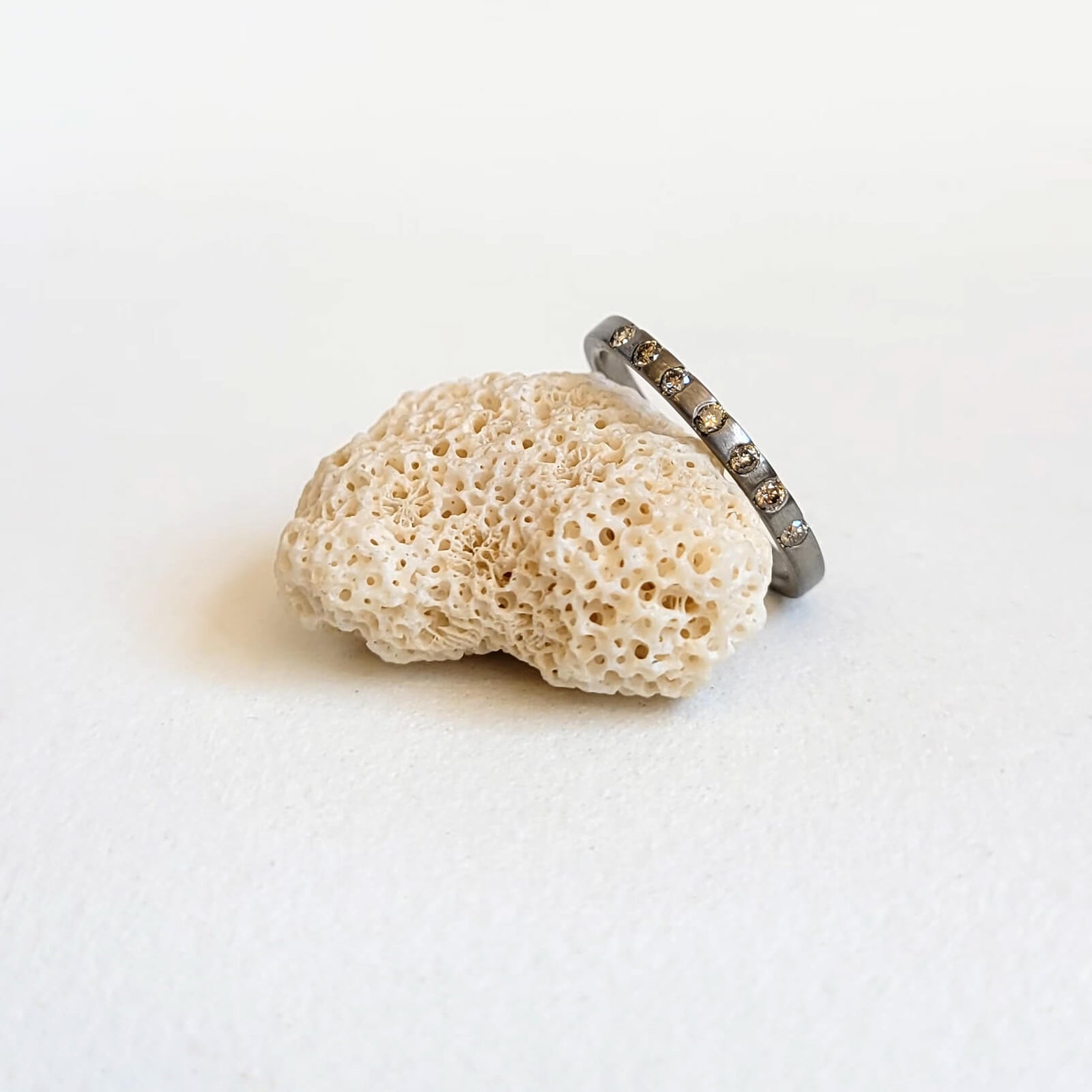 Gear Set Champagne Diamond Band in Palladium