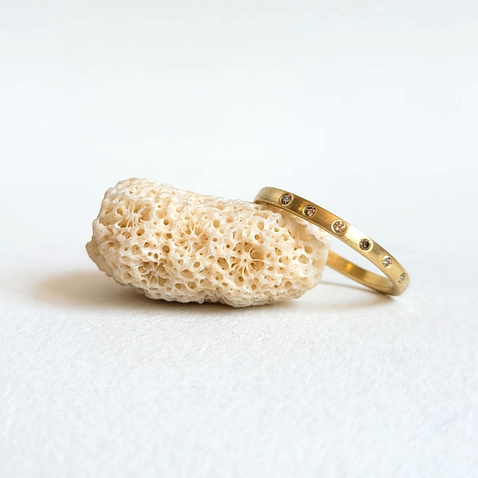Half Eternity Band in 18k Yellow Gold with Champagne Diamonds