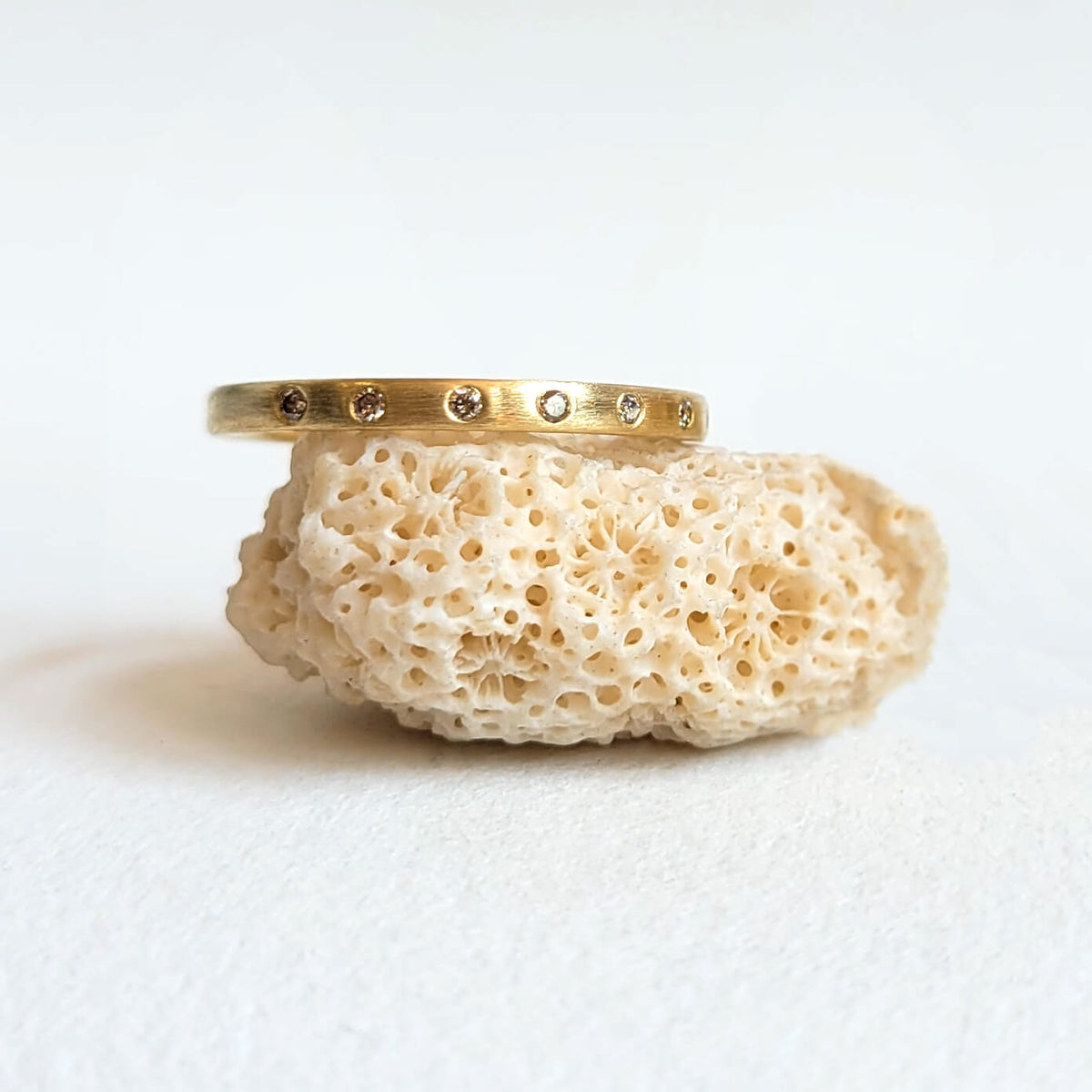 Half Eternity Band in 18k Yellow Gold with Champagne Diamonds