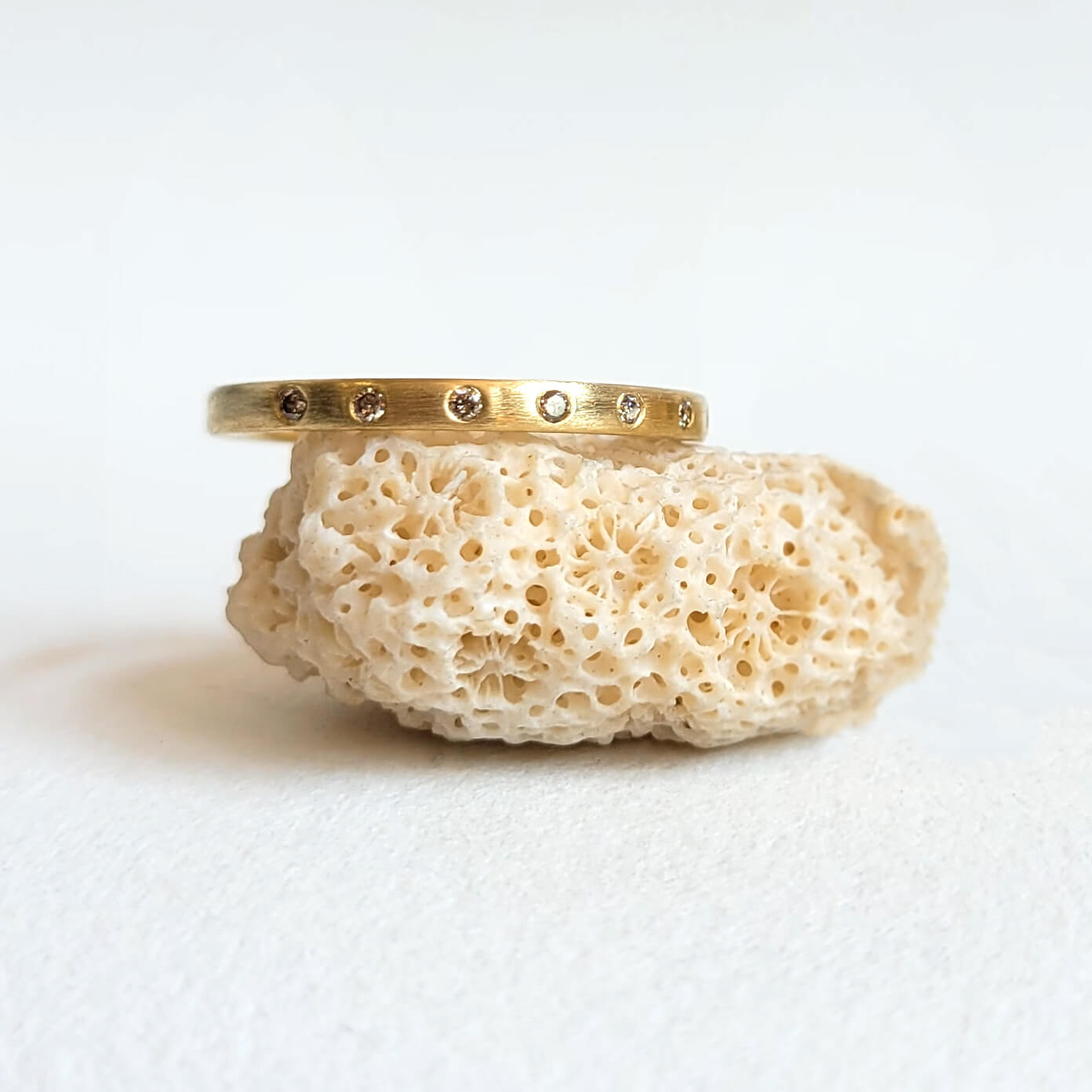 Half Eternity Band in 18k Yellow Gold with Champagne Diamonds