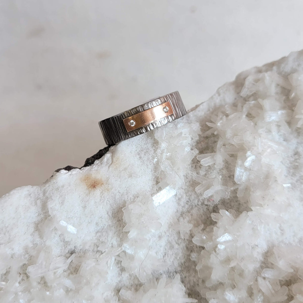 6mm Rivet Band in Palladium and Red Gold with White Diamonds