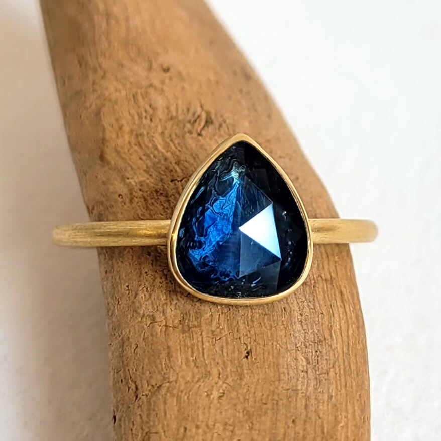 Blue Rosecut Teardrop Sapphire Ring in Yellow Gold