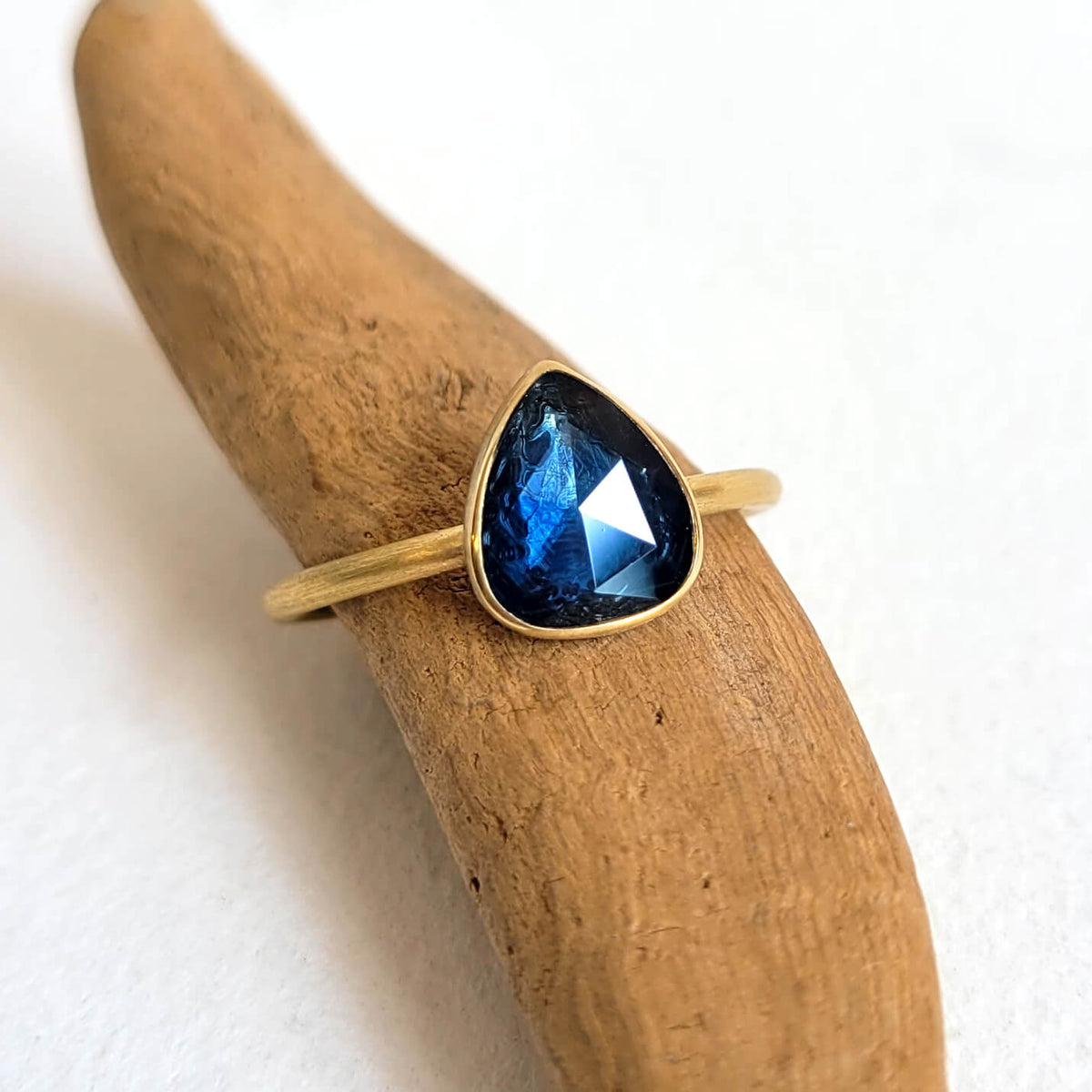 Blue Rosecut Teardrop Sapphire Ring in Yellow Gold