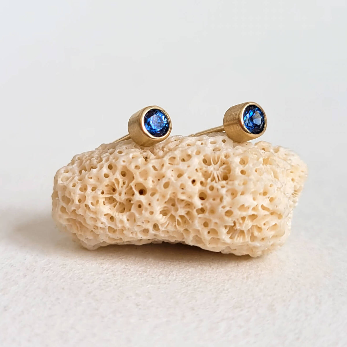 Blue Sapphire Stud Earrings in Yellow Gold