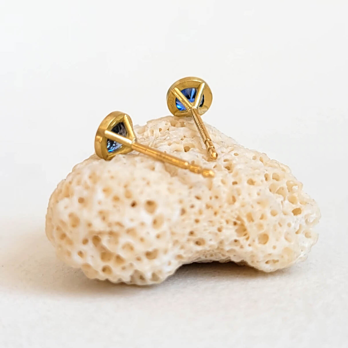 Blue Sapphire Stud Earrings in Yellow Gold Martini Settings
