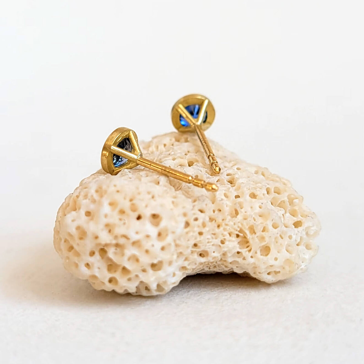 Blue Sapphire Stud Earrings in Yellow Gold Martini Settings