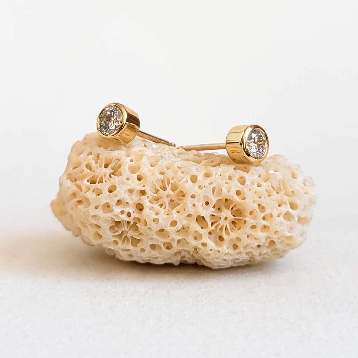 Lab-Grown White Diamond Stud Earrings in Yellow Gold