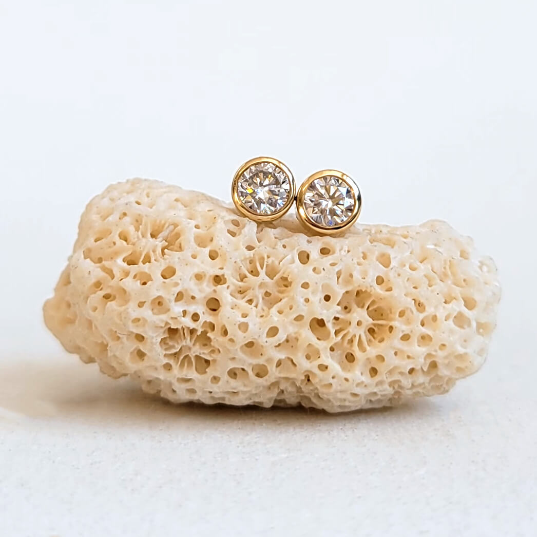 Lab-Grown White Diamond Stud Earrings in Yellow Gold
