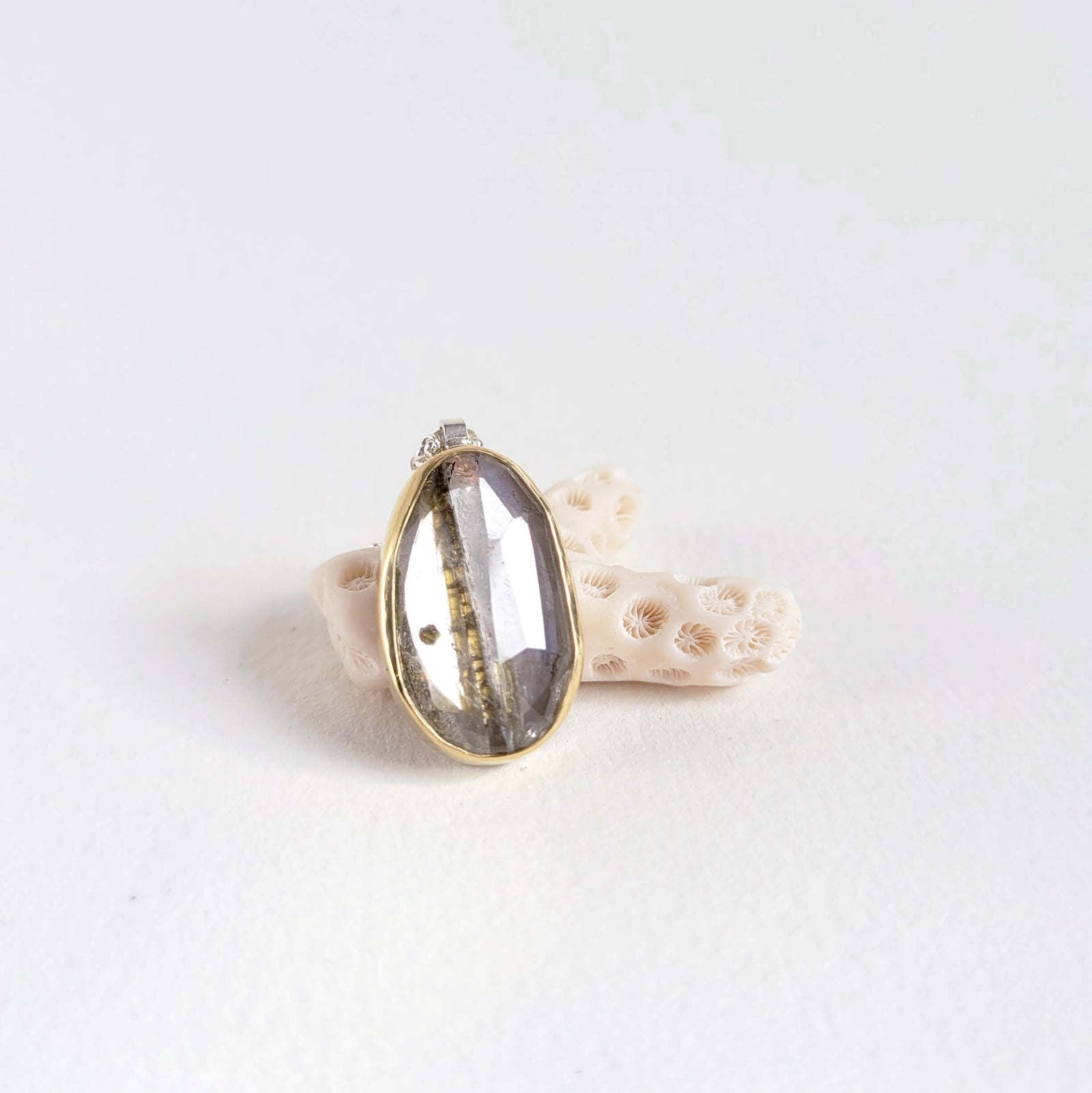 Green Tourmalated Quartz and Yellow Gold Necklace