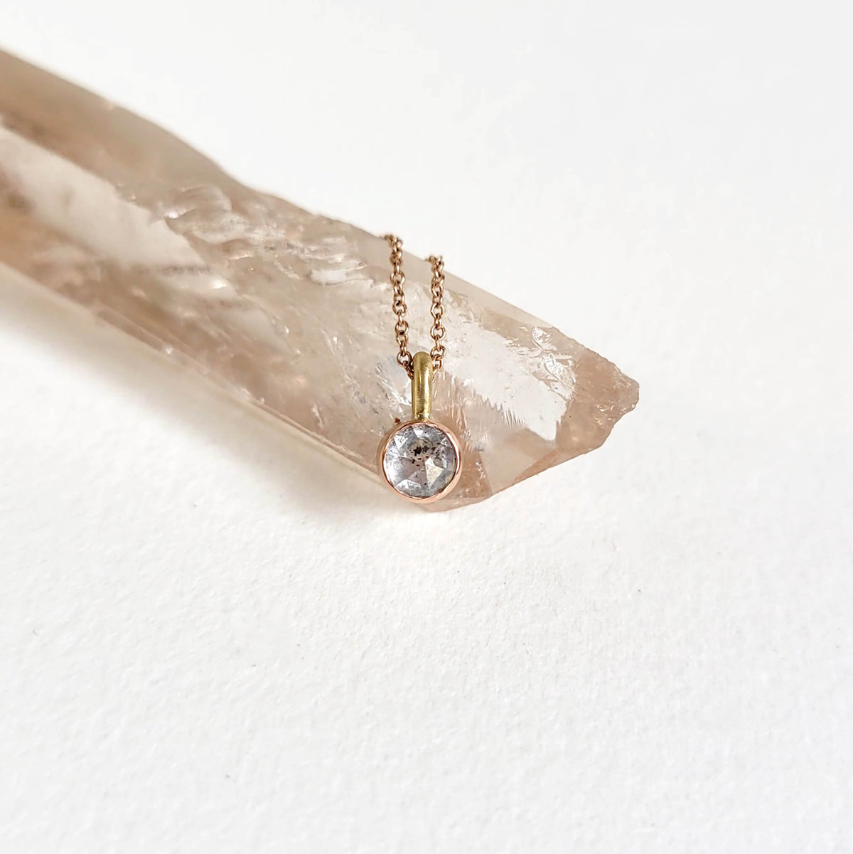 A Gorgeous Gray Rose Cut Diamond Necklace in Gold