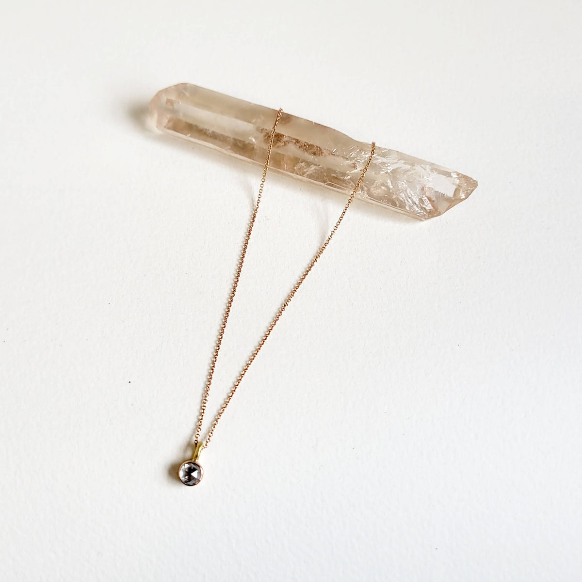 A Gorgeous Gray Rose Cut Diamond Necklace in Gold