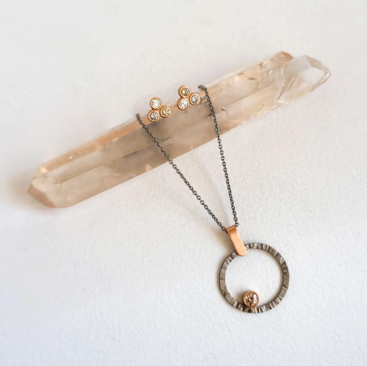 Palladium Circle Pendant with Champagne Diamond