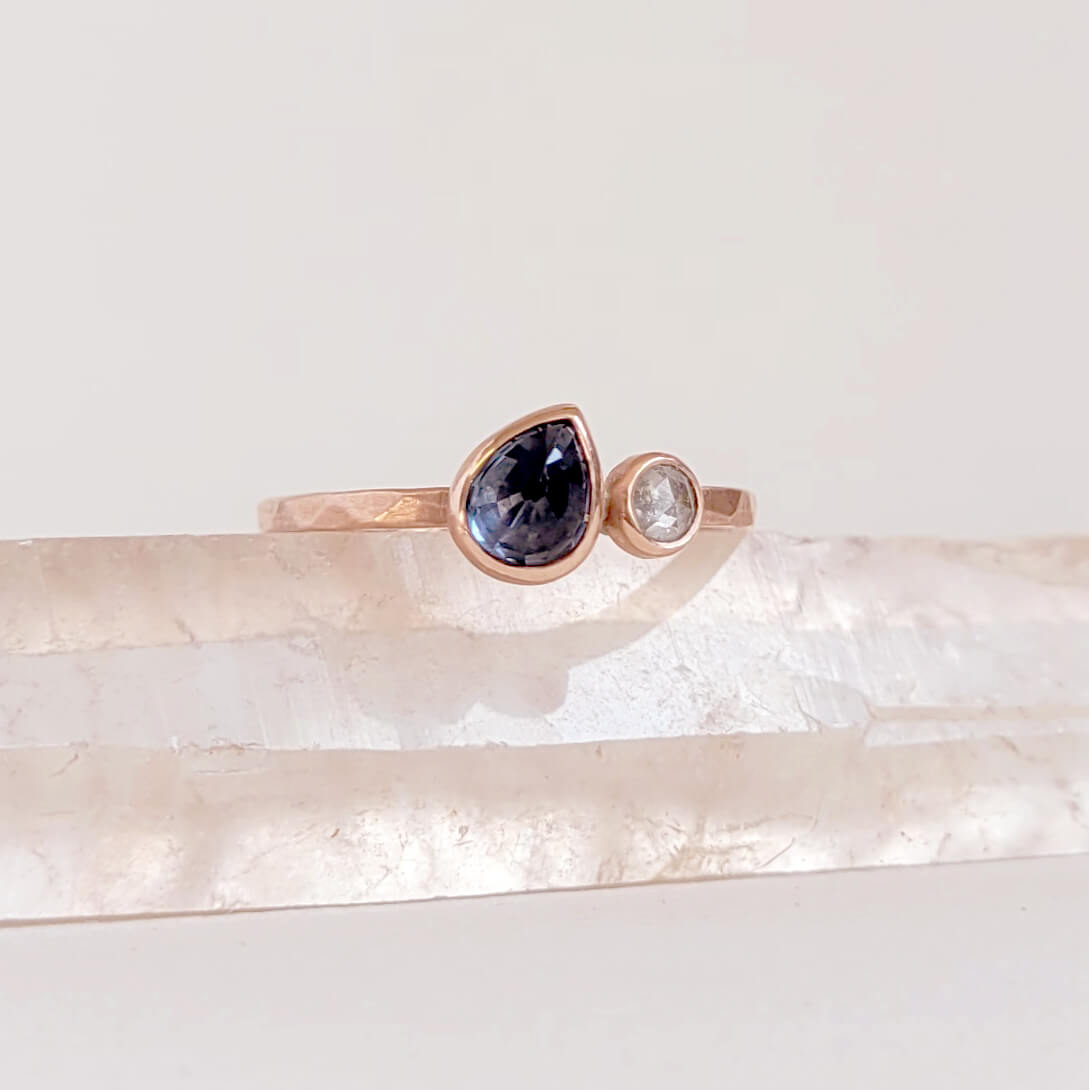 Duo Ring in Rose Gold with a Blue Sapphire and Rosecut Diamond