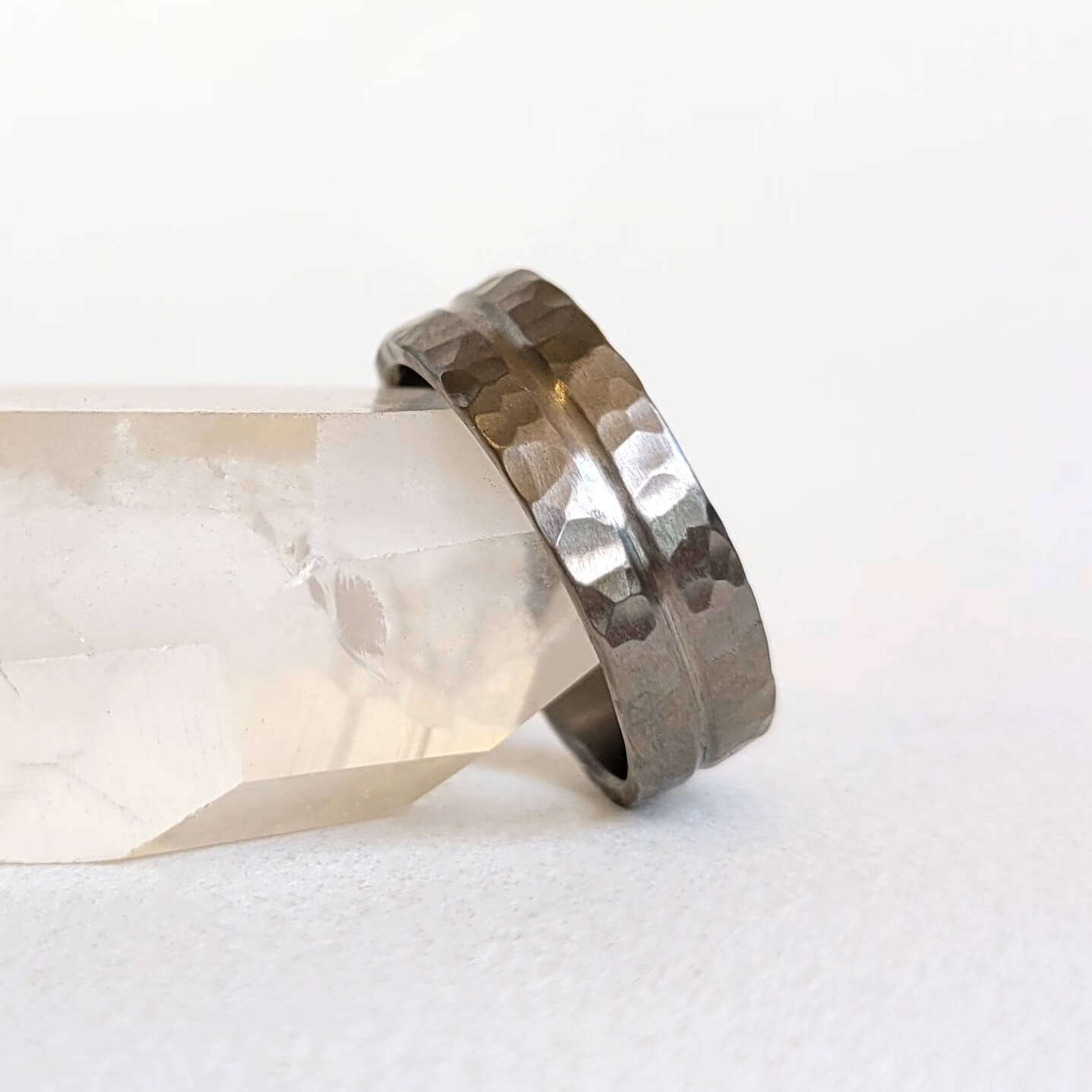 Hammered Band With Carved Groove in Palladium