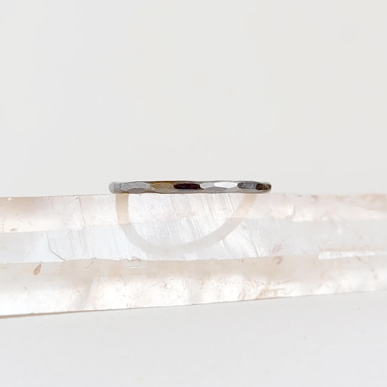 1.6mm Round Hammered Band in Palladium