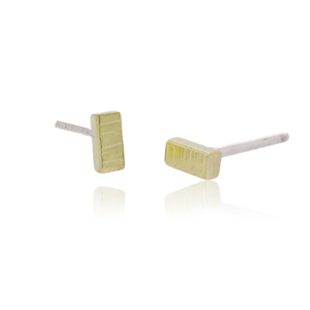 Linear hammered green gold bar studs. Handmade by EC Design Jewelry in Minneapolis, MN.