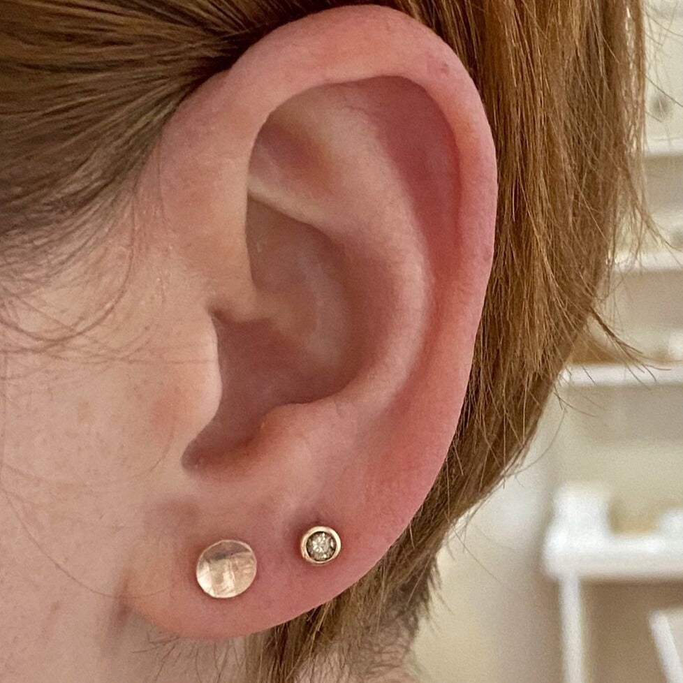8mm Round Black Dot Stud Earrings in Sterling Silver, Round Circle Earrings,  Unisex Earrings, Small Studs, Black Onyx Stud Earrings, Mens - Etsy